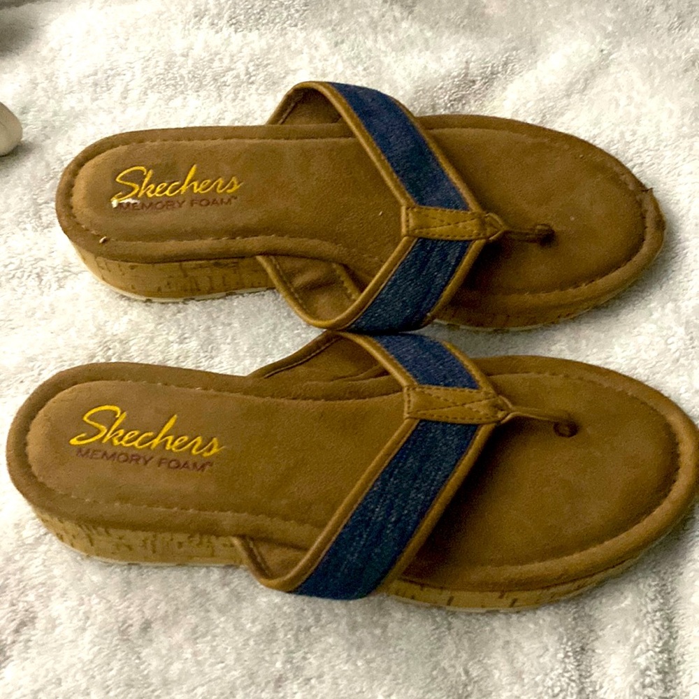 Skechers memory foam sandals size 9